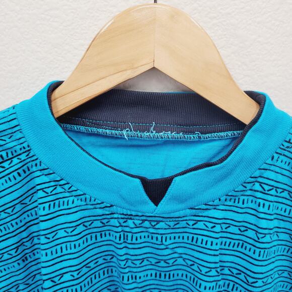 VTG 90s Boxy Fit Pocket Tee T-Shirt Mens L V-Notch Aztec Print Teal - Picture 3 of 6